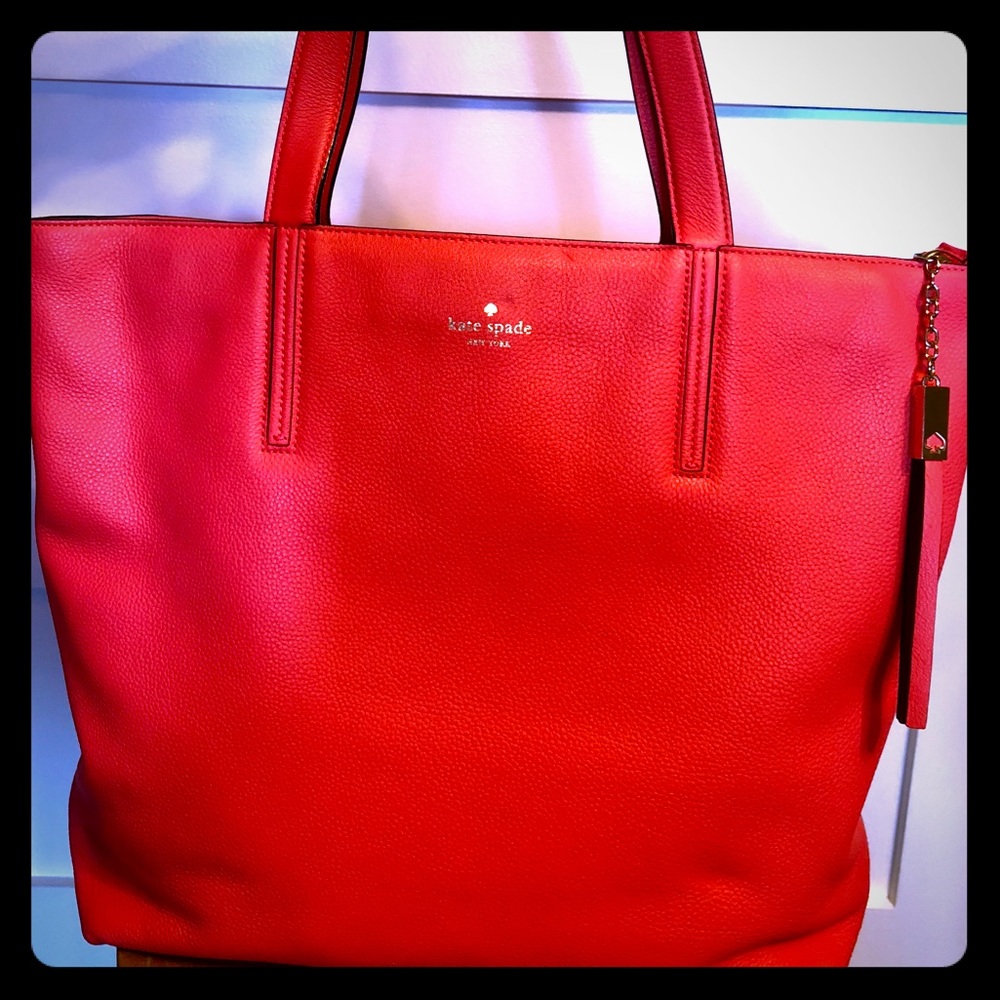 Gorgeous Kate Spade bag....EUC like new.